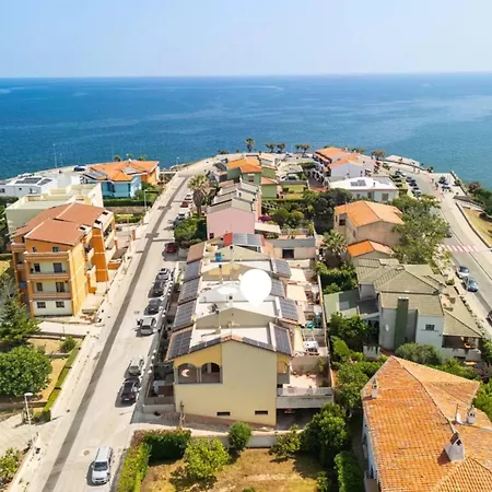 Panoramic Sea View In דירה *
